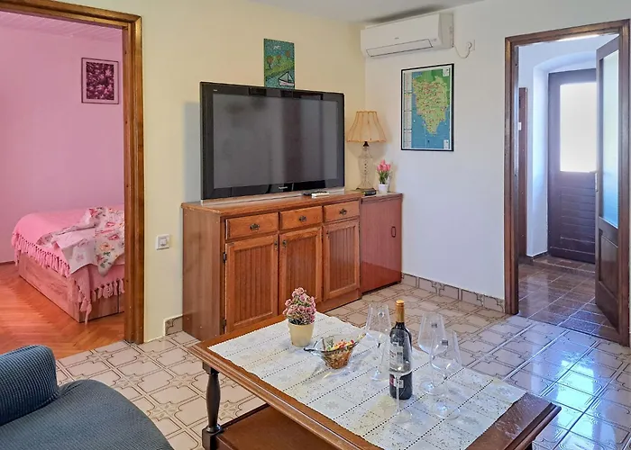 Mirjana By Interhome * Vrznaveri